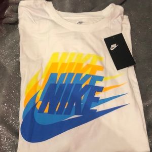 NWT Men’s white Nike tee